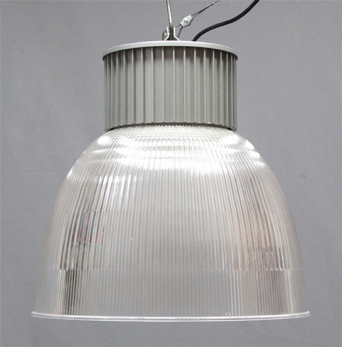 Paar Deckenlampen im Industriedesign.