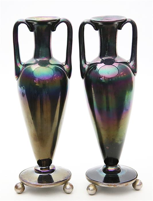 Paar Vasen in Amphorenform.