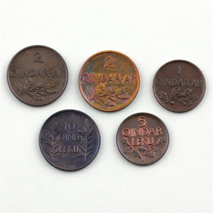 Fünf Münzen, Albanien, von 1 bis 10 Quindar, 1926 und 1935.