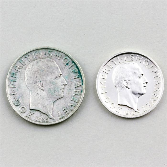 Zwei Münzen, Albanien, 1 und 2 Frang, 1935 AR.