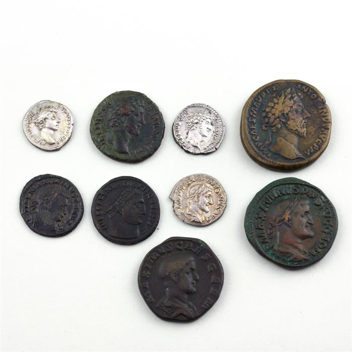 Neun antike Römische Münzen, 