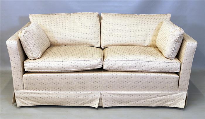 Modernes Sofa.