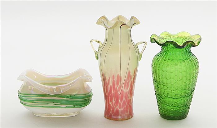Jugendstil-Schale und zwei -Vasen.