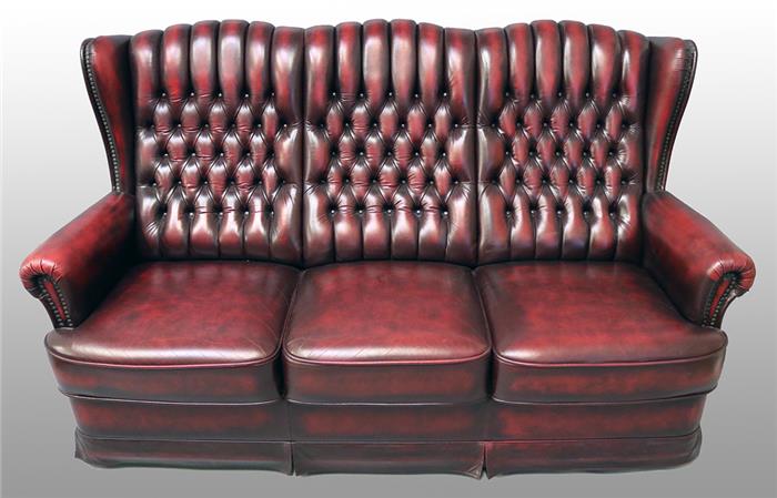 Sofa im Chesterfield-Stil.