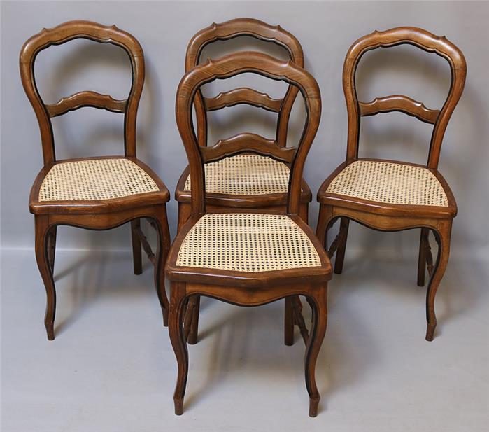 Vier Louis Philippe-Stühle.
