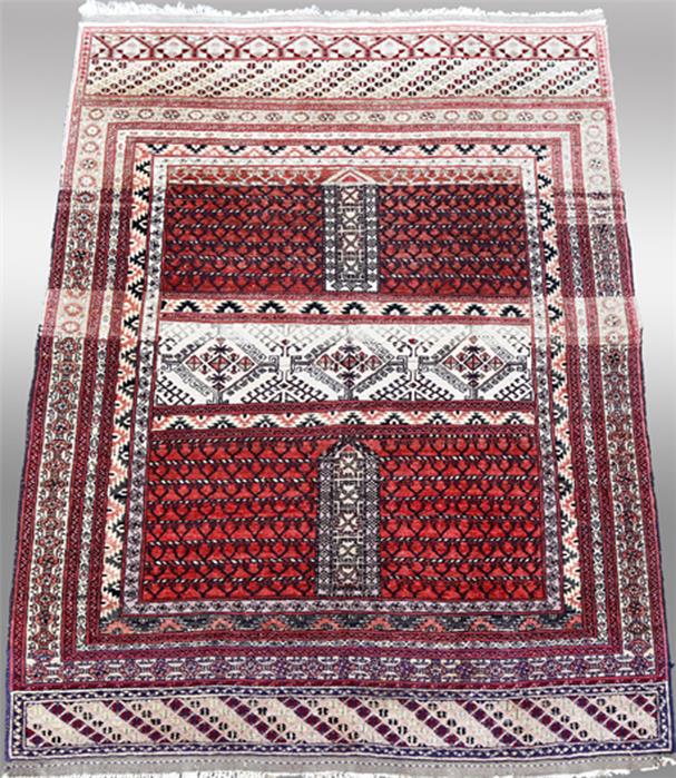 Turkmene, ca. 158x 118 cm.