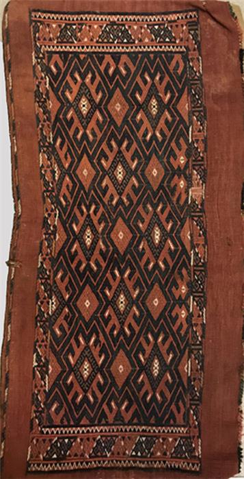 Beschir-Kissen- oder Taschenfront (um 1900), ca. 41x 87 cm.