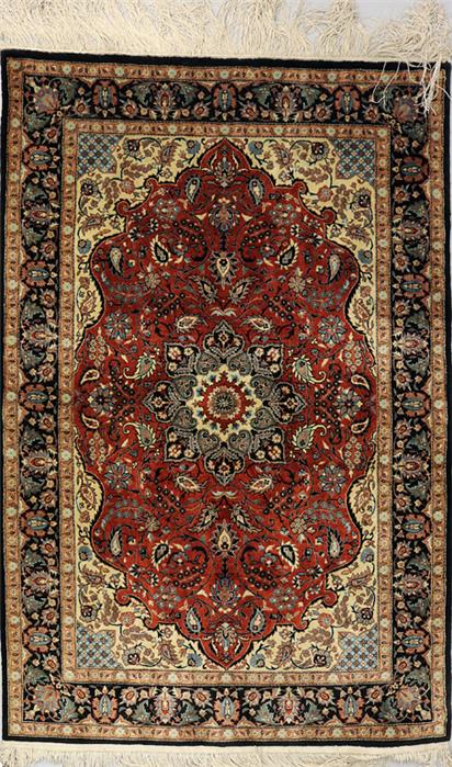 China mit Isfahan-Muster, Seide, ca. 137x 91 cm.