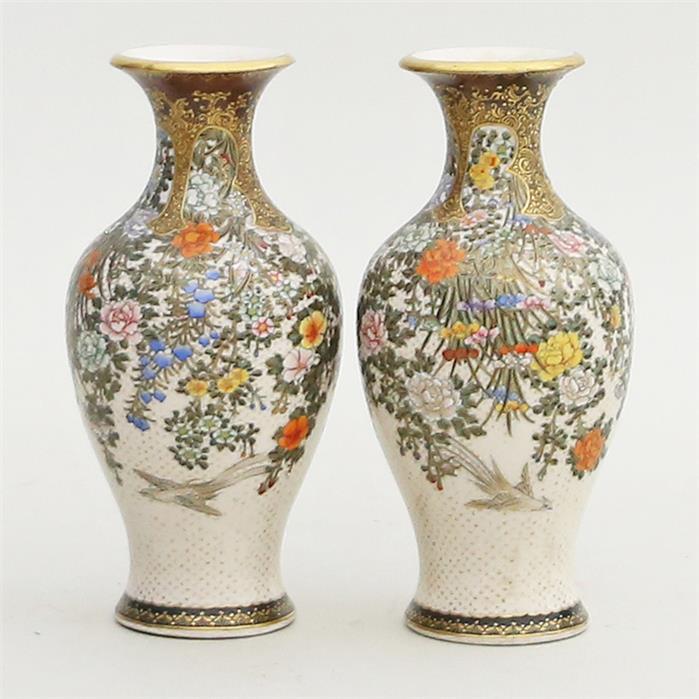 Paar feine Satsuma-Vasen.