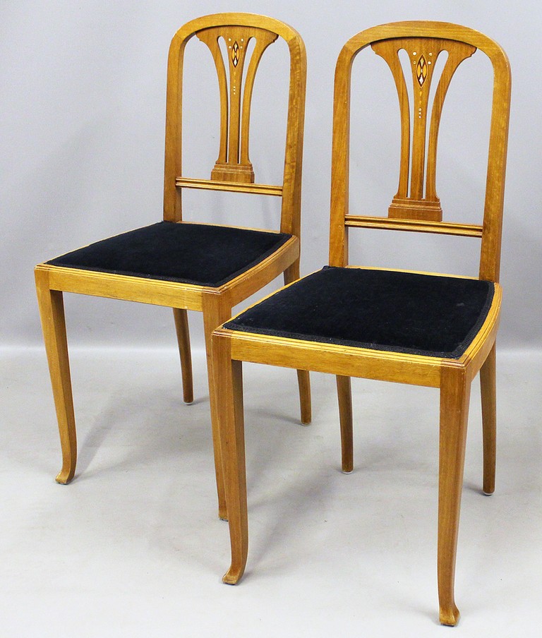 Paar Jugendstil-Stühle.
