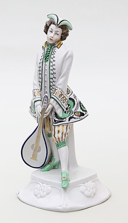 Art Deco-Skulptur eines Mandolinenspielers.