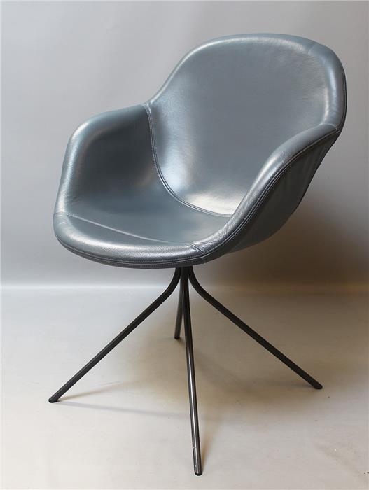 Designer-Sessel bzw. -Stuhl.