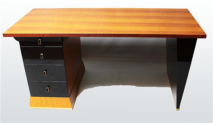 Moderner, eleganter Schreibtisch.