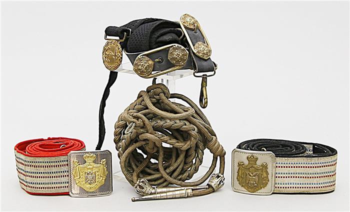 Zwei Schärpen, Fangschnur und Überschnallkoppel der kaiserlichen Marine, Österreich-Ungarn.