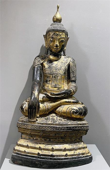 Sitzender Buddha Shakyamuni.