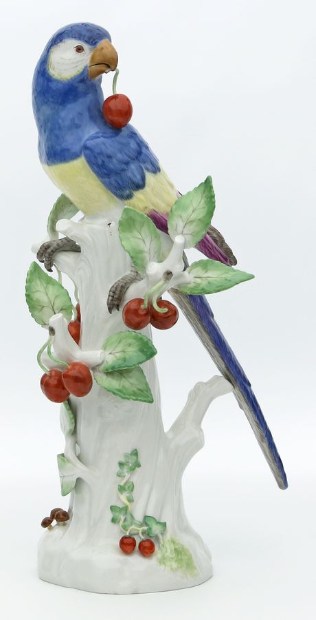 Skulptur "Papagei mit Kirschen", Meissen.