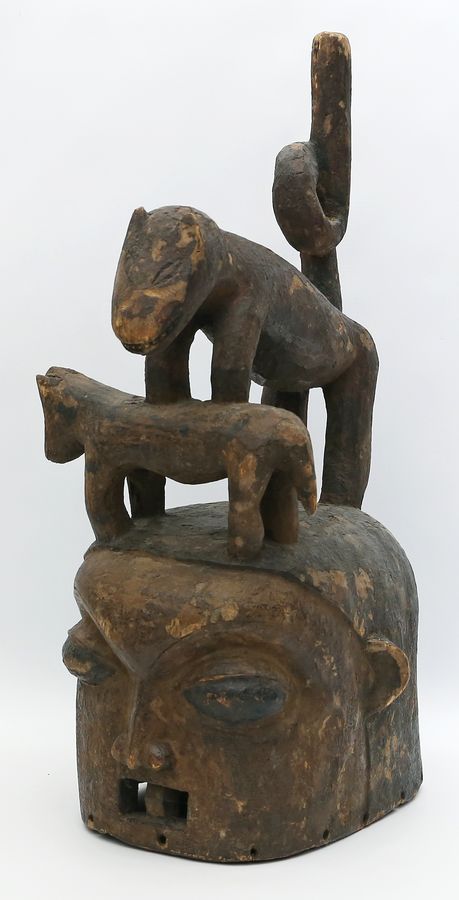 Helm- bzw. Zeremonienmaske "Epa", Yoruba.