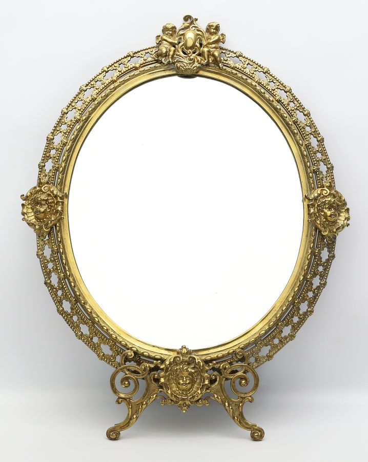 Ovaler Spiegel (Ende 19. Jh.).