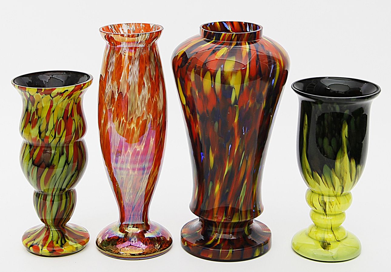 Vier Art Deco-Vasen.