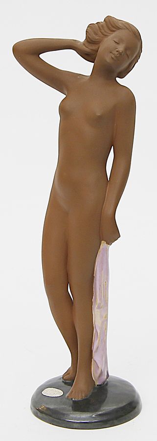 Skulptur "Stehender Damenakt mit Tuch", Goldscheider.