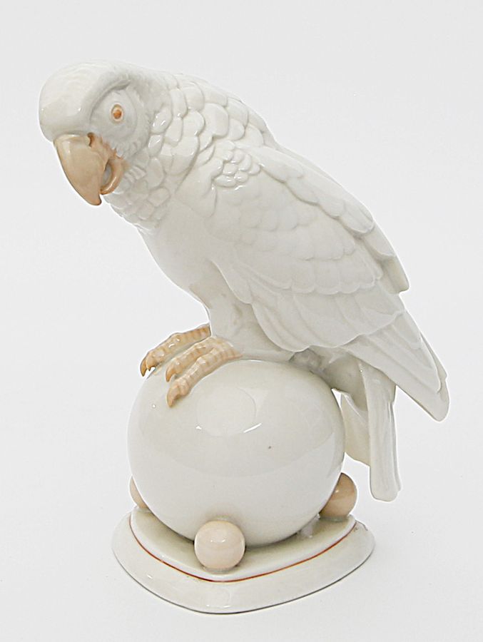 Skulptur "Papagei auf Kugel", Hutschenreuhter.
