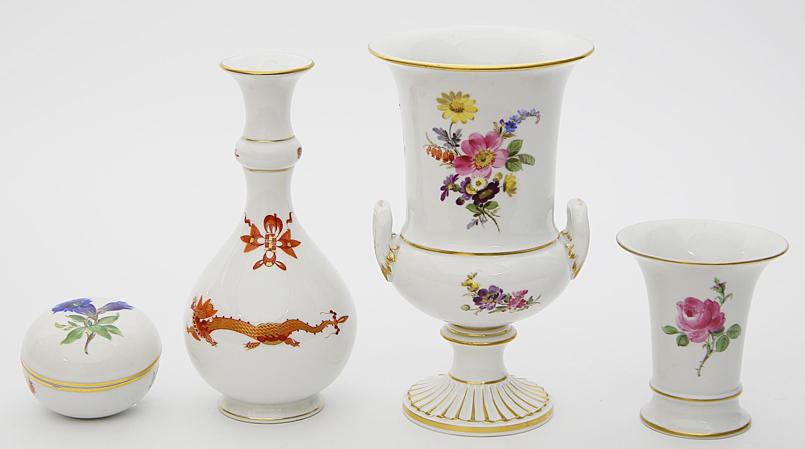 Drei Vasen und Deckeldose, Meissen.