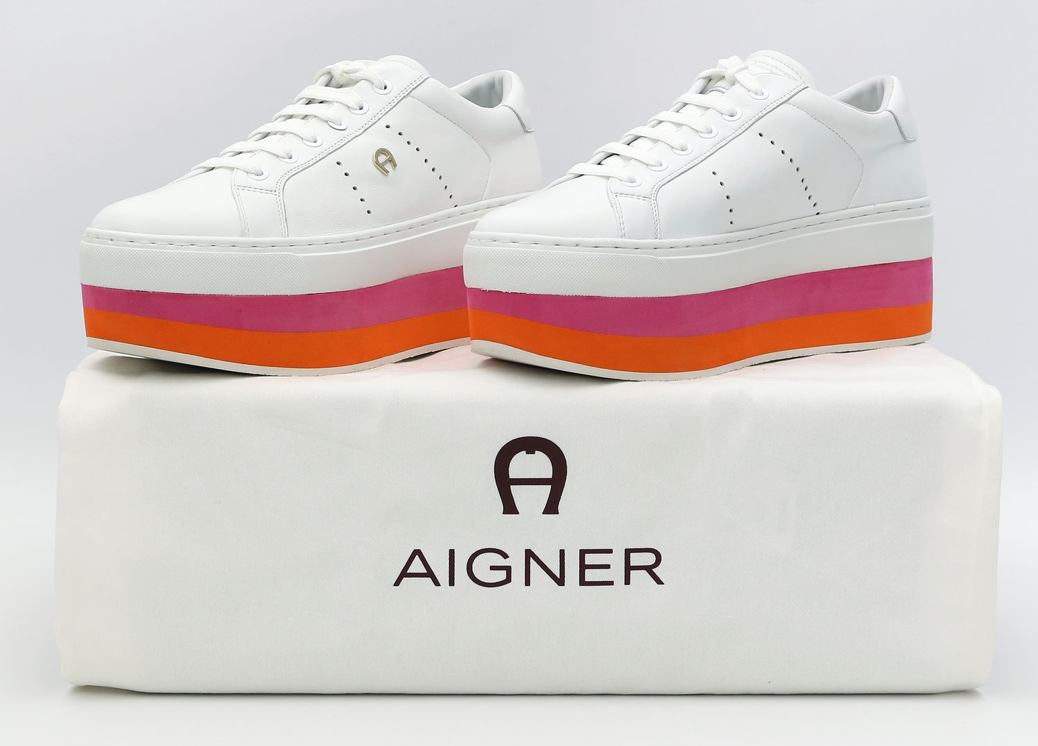 Paar Sneaker "Diane", Aigner.