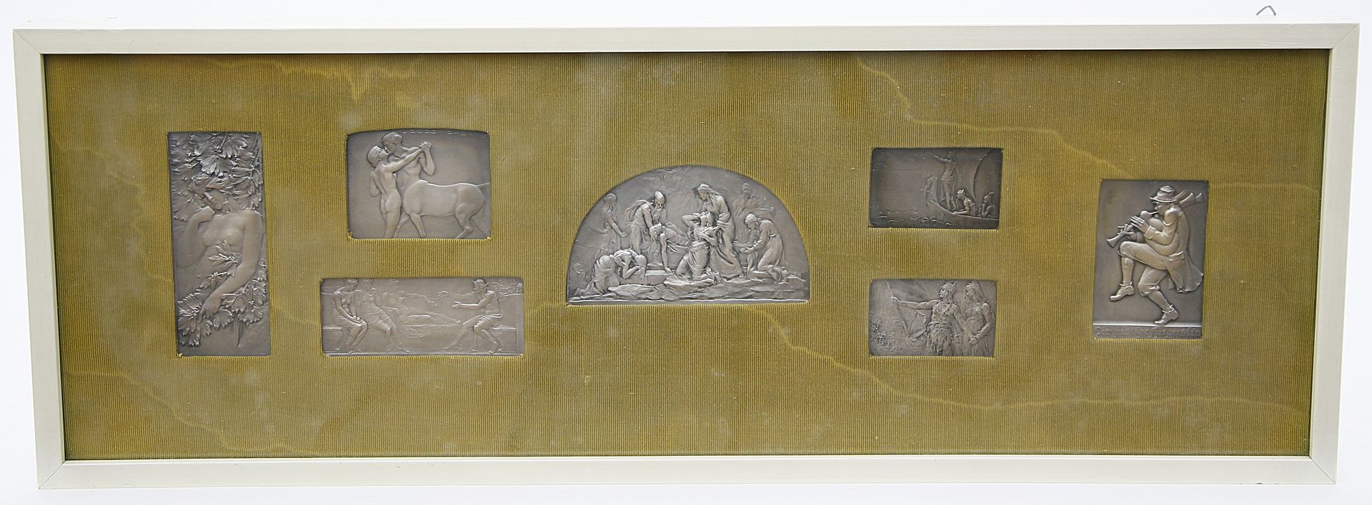 Sieben Wiener Jugendstil-Reliefplaketten bzw. -Medaillen.