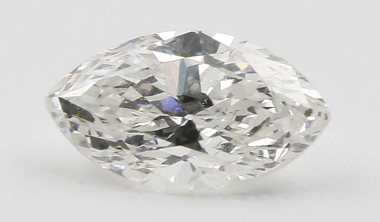 Diamant im Navetteschliff, 0,39 ct.