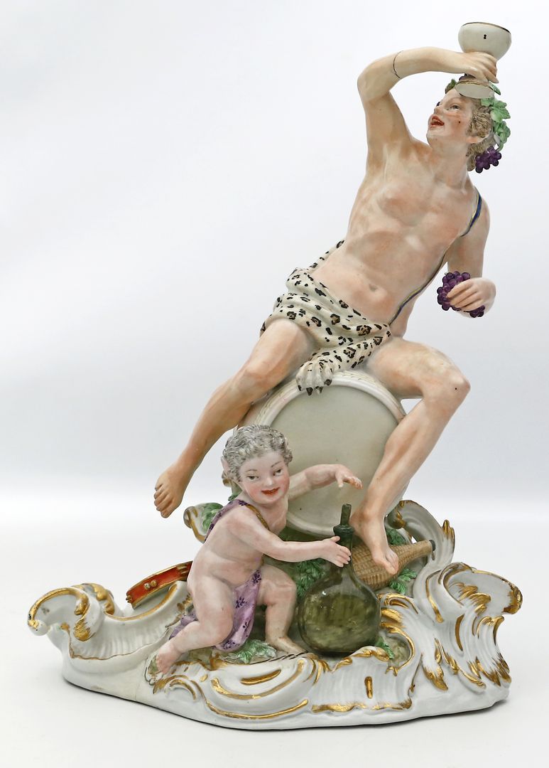 Skulptur "Bacchus auf Weinfass mit Putto".