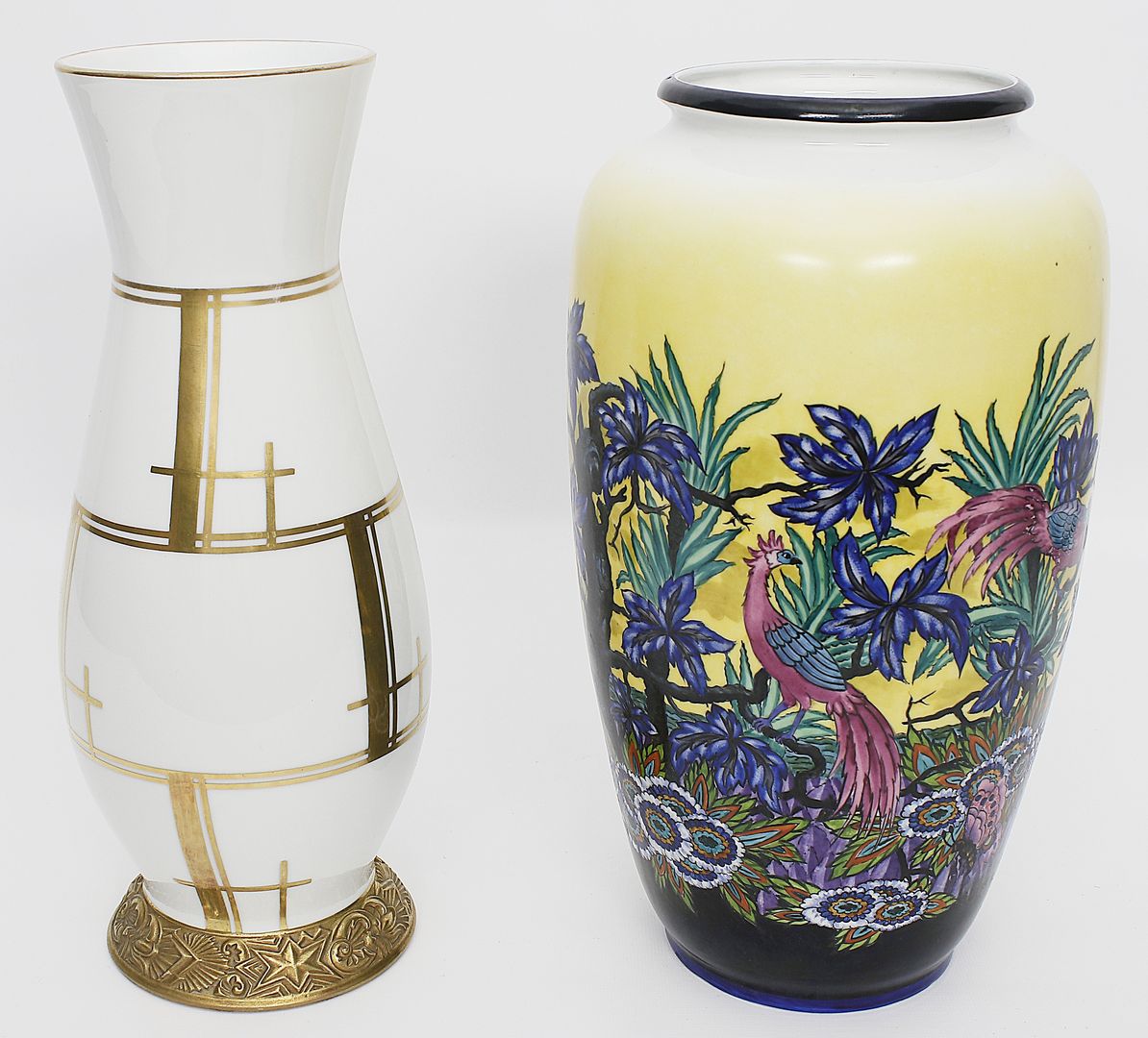 Zwei hohe Art Deco-Vasen.