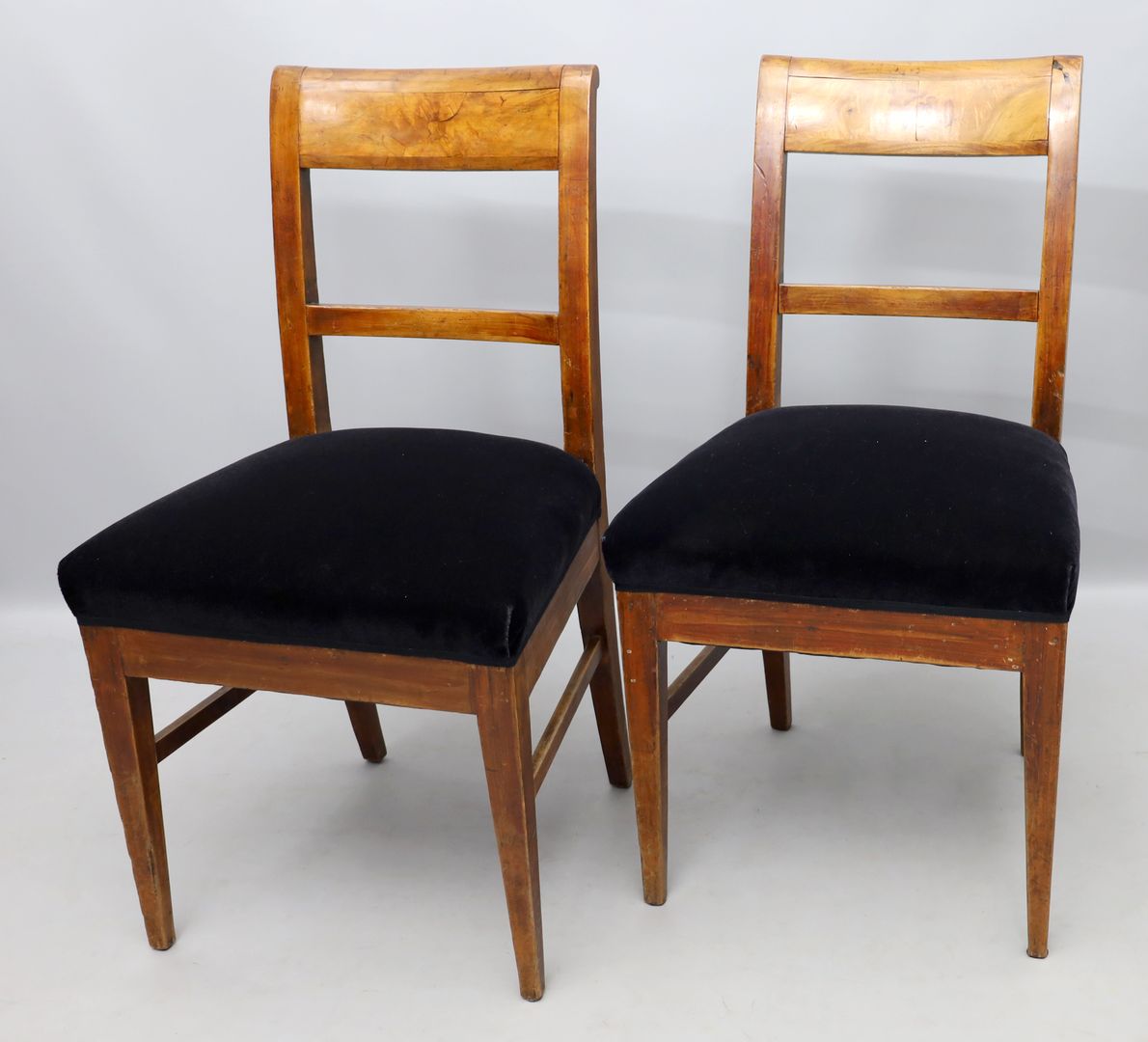 Paar Biedermeier-Stühle.