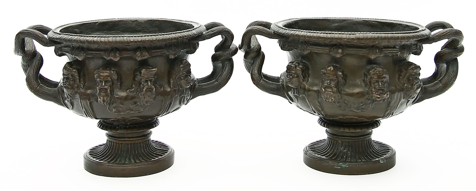 Paar "Warwick-Vasen".