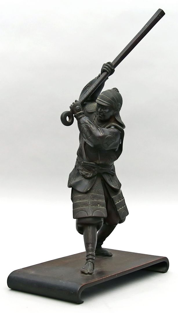 Skulptur eines Samurais.