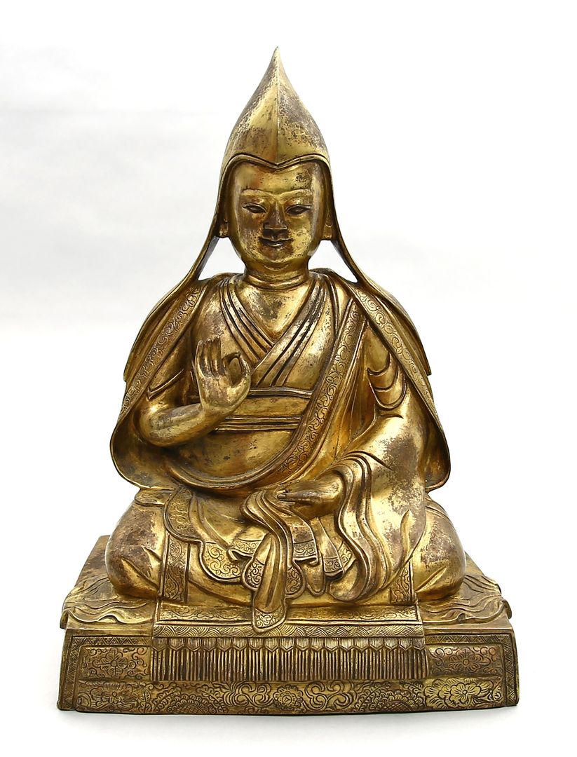 Große Skulptur des Tsongkhapa.