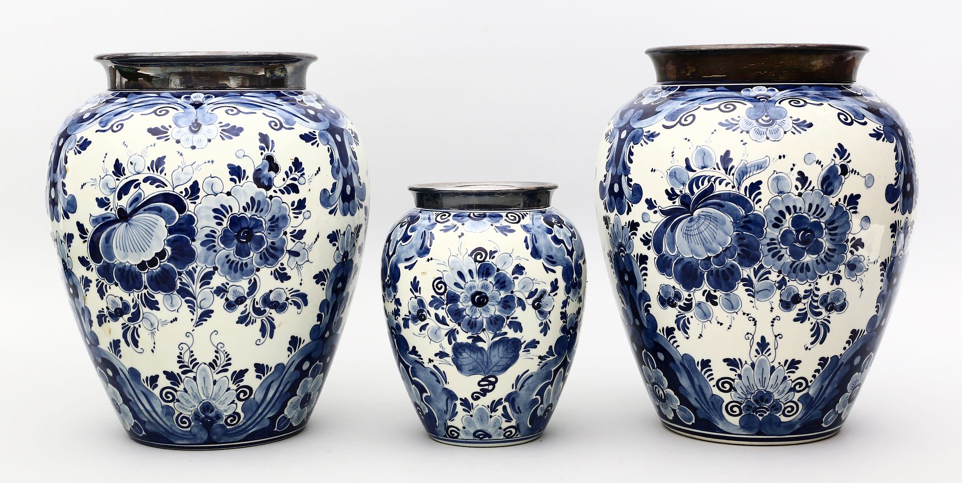 Drei Vasen, Delft.