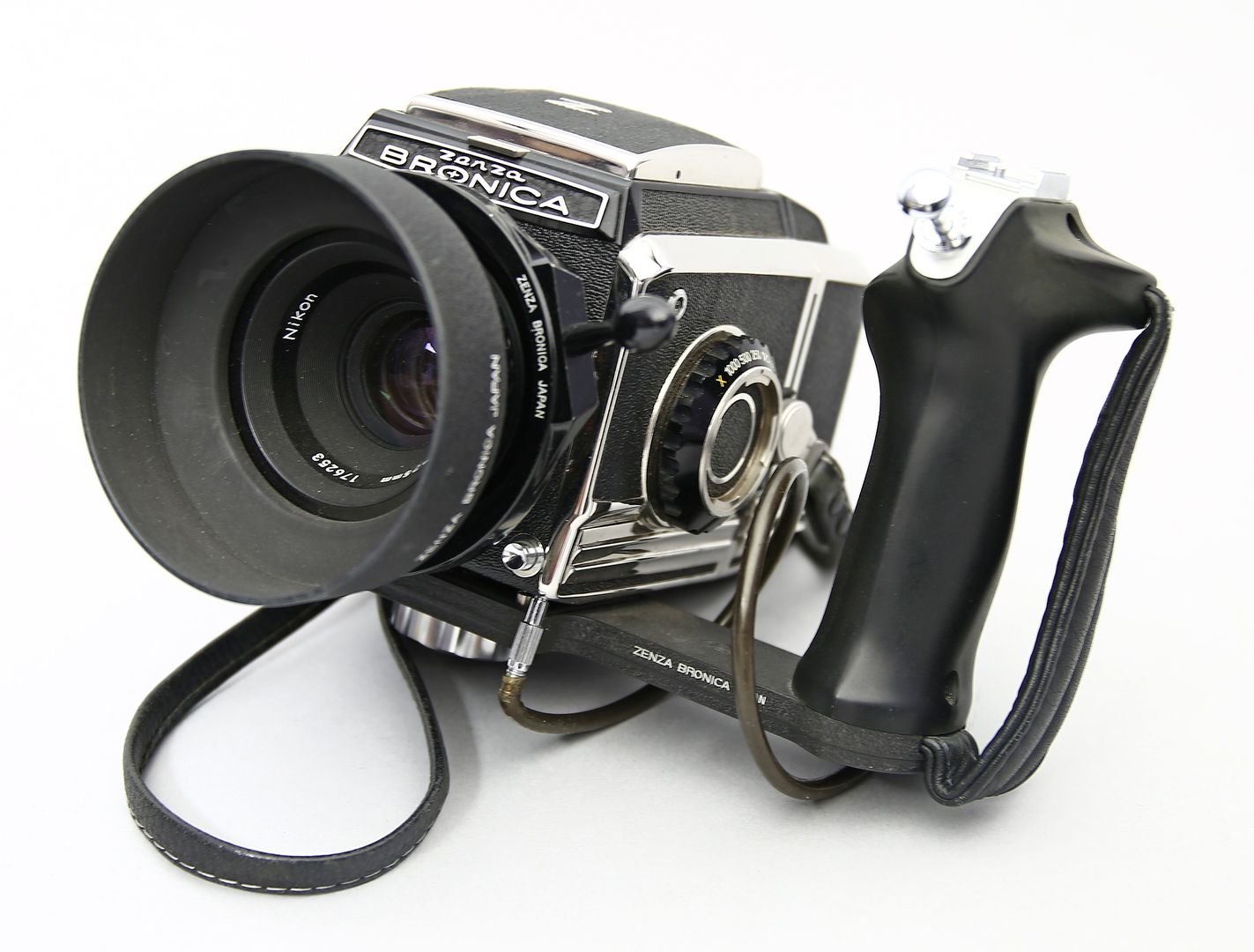 Kamera "S2a" mit Speedgrip, Zenza Bronica.