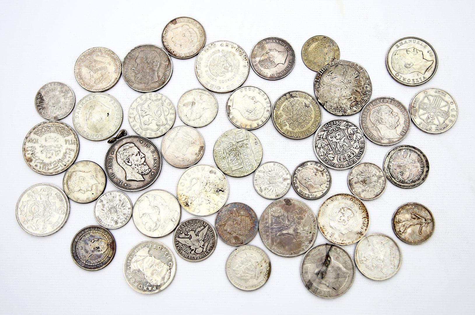 40 Silber-Münzen, alle Welt.