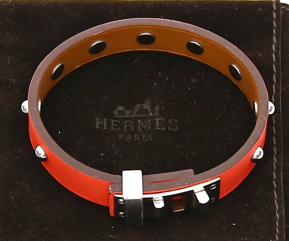 "Mini Dog Square Crew Armband", Hermès.