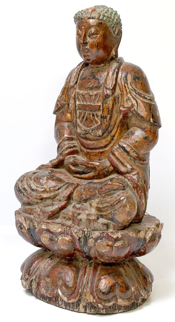 Große Skulptur des Amitabha.