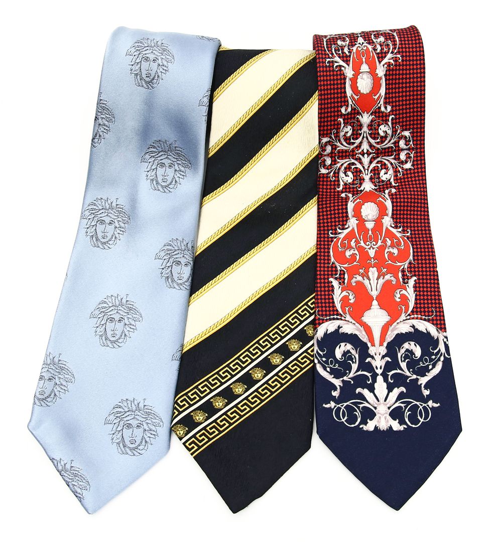 Drei Krawatten, Versace.