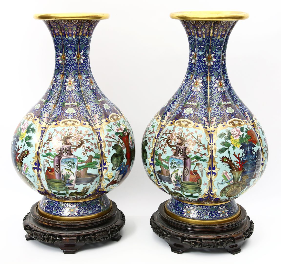 Paar große, imposante Cloisonné-Vasen.