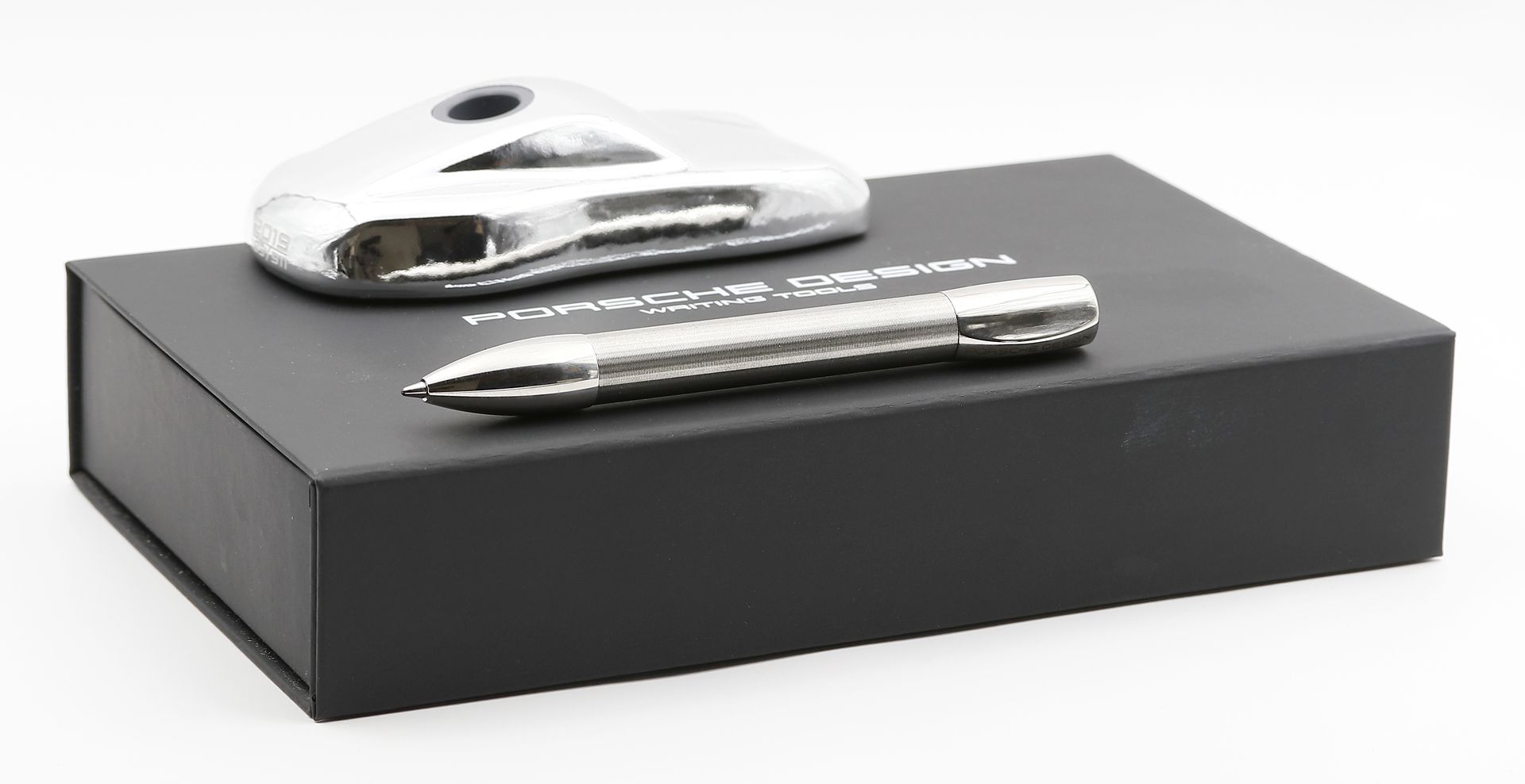 Kugelschreiber mit Halter, "Porsche Design".