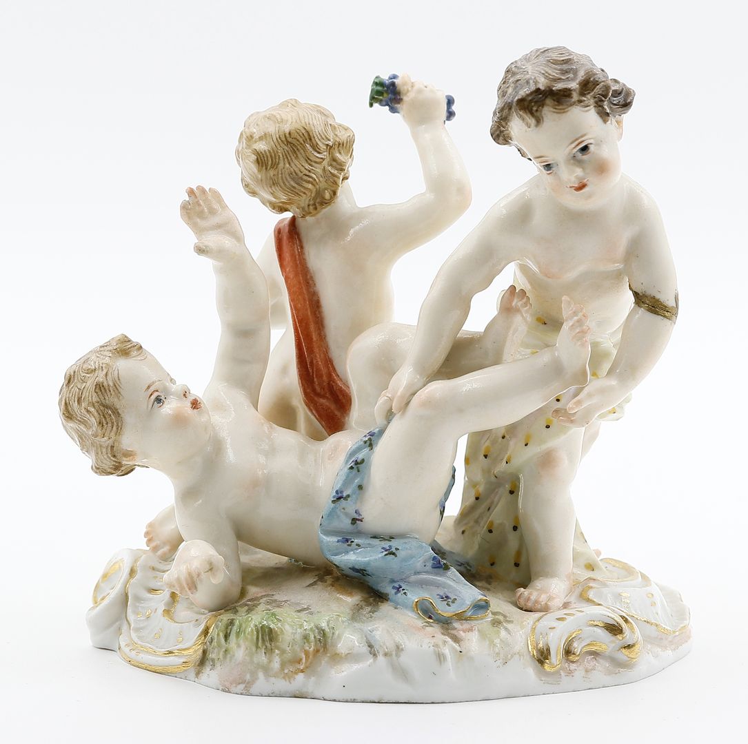Skulpturengruppe "Drei spielende Amoretten", Meissen.