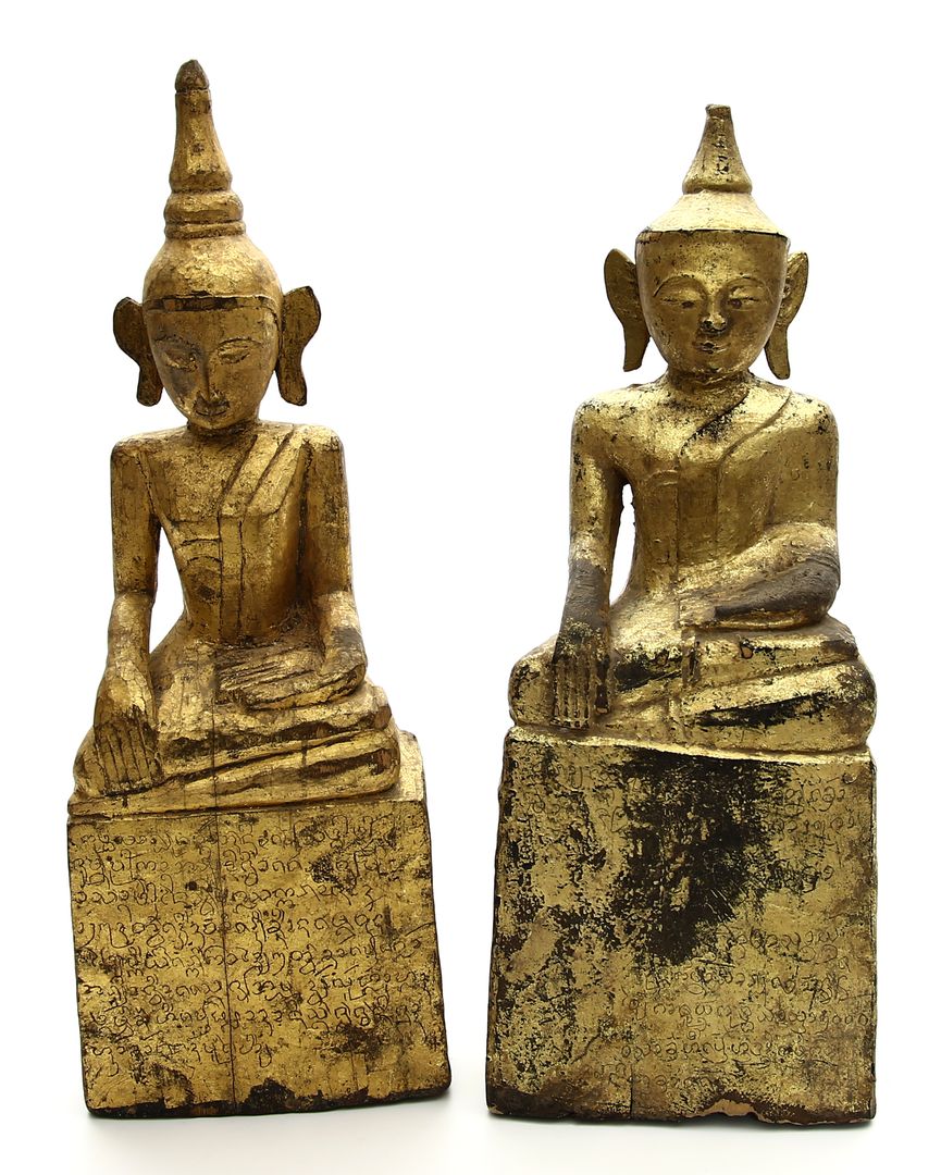 Zwei Skulpturen des Buddha Shakyamuni.