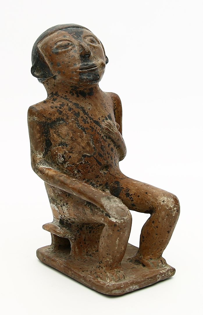 Sitzende Figur Coca-Kauer (Akt).