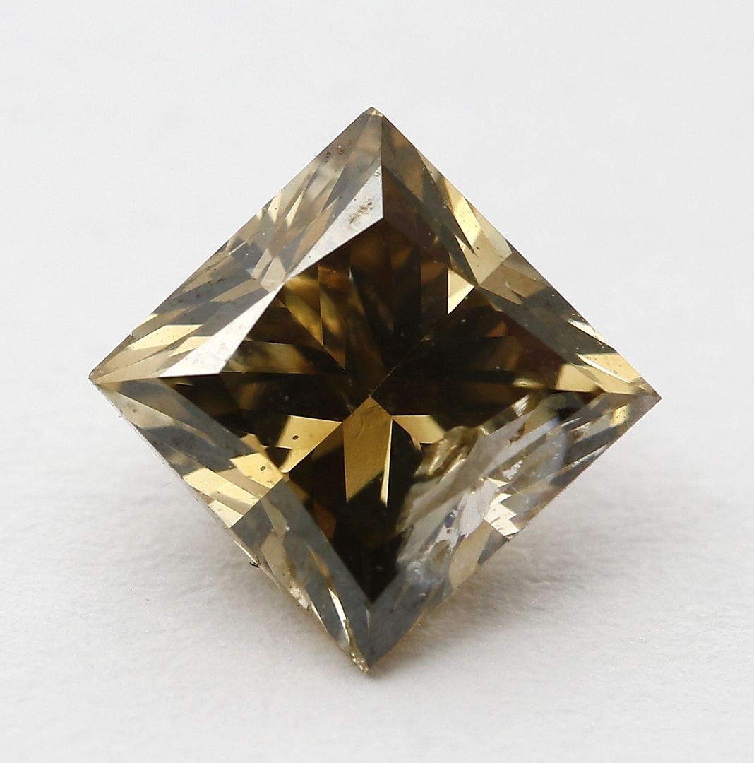 Cognacfarbener Diamant im Princesscut, ca. 1,04 ct.