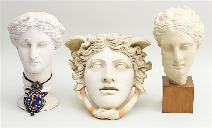 Drei Museumsrepliken nach Vorbildern der Antike.