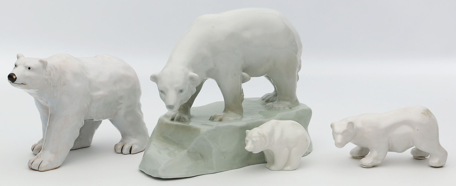 4 Skulpturen "Eisbären".
