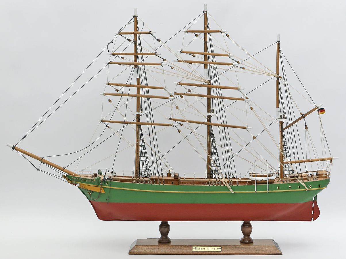 Modell des Segelschiffes "Rickmer Rickmers".